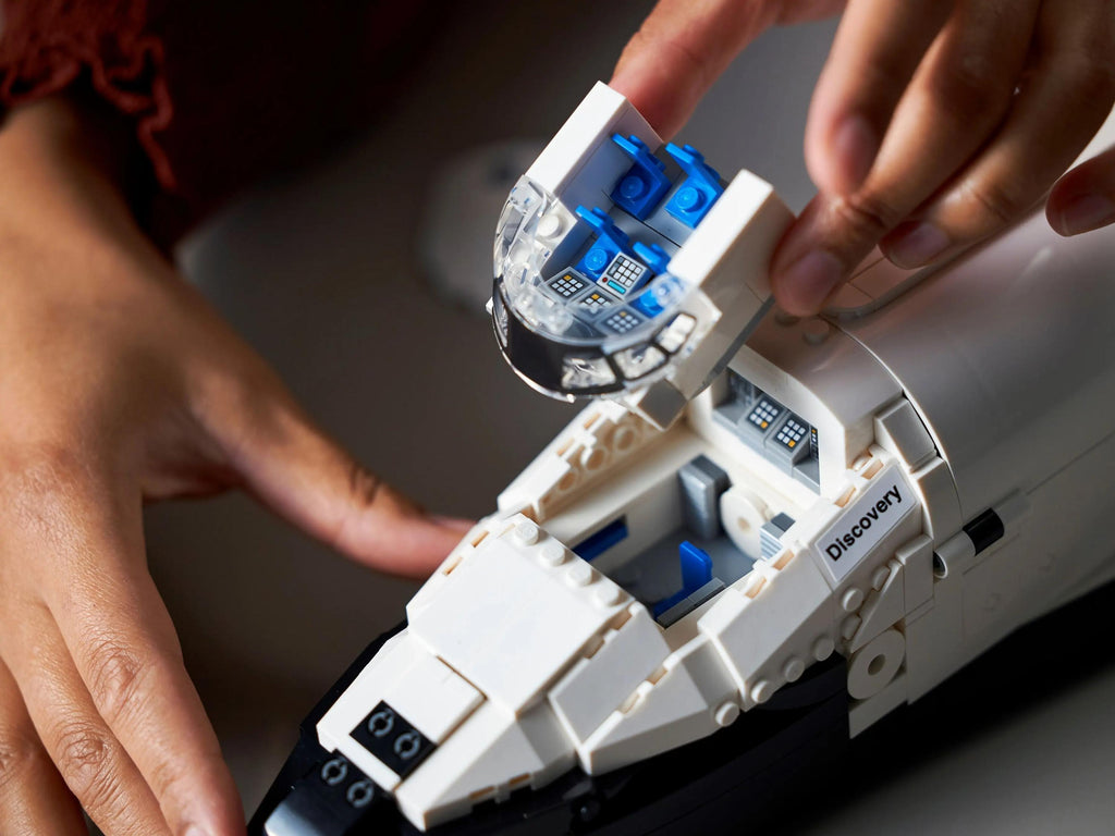 LEGO_10283_011