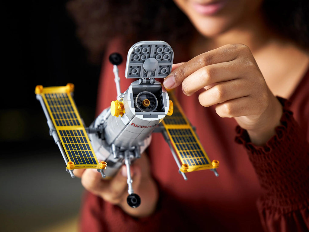 LEGO_10283_015